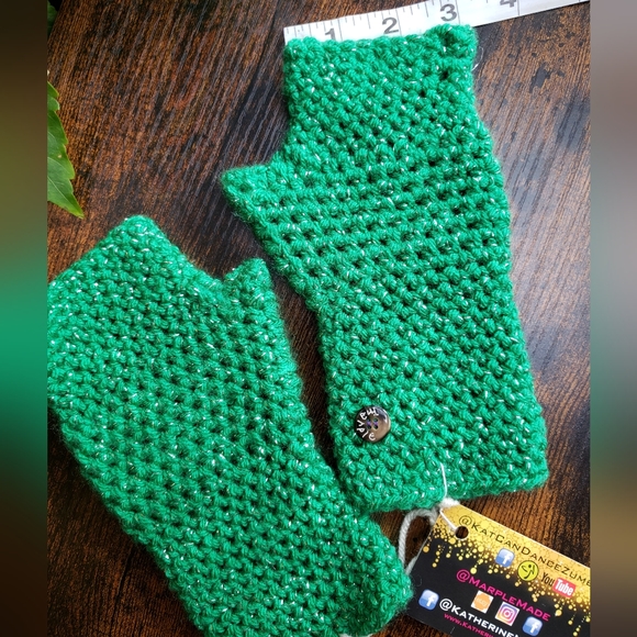 NWT* Handmade Fingerless gloves💜 super soft acrylic, MarpleMade Designs, sparkl - Picture 3 of 8